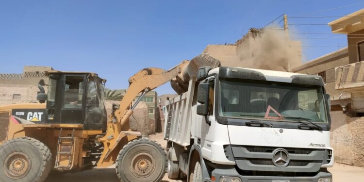 محلى أبوتشت إزالات ونظافة ورفع مخلفات الصرف وجانب من العمل اليومى