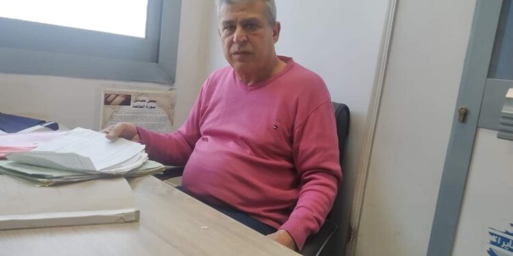 يتربصان بمحصل ضرائب ويخطفون حقيبته. 