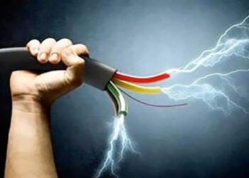 وفاة الشاب علاء صعقا بالكهرباء أثناء العمل شهيد لقمه العيش بالفيوم