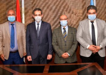 رحمي وذكي يشهدان توقيع بروتوكول تعاون بين الصحة والجامعة