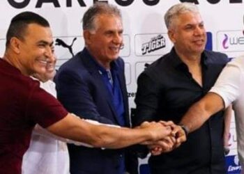 قبل الرحيل ،، كيروش يعطي درسآ قاسي للحضري وجمعة .