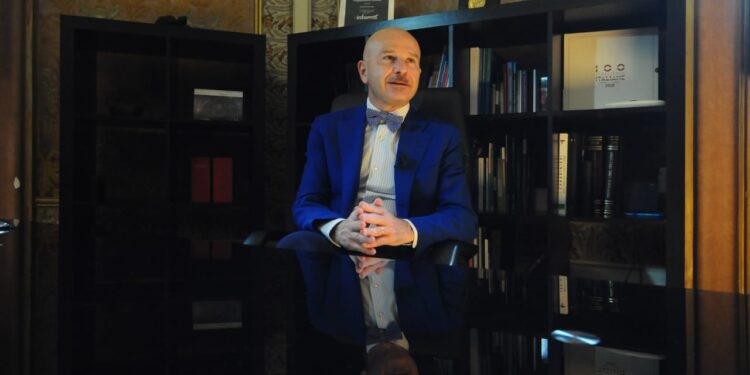 التدويل والتخصصات المتعددة معايير سمحت لنا بالصعود عالمياً