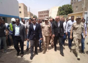 محافظ قنا في جولة تفقدية لقري مركز ومدينة أبوتشت