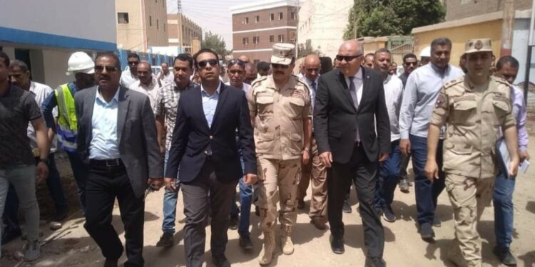 محافظ قنا في جولة تفقدية لقري مركز ومدينة أبوتشت