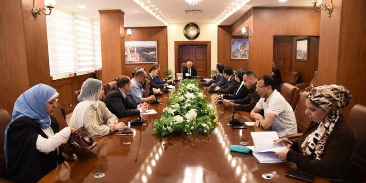 محافظ بورسعيد يستقبل أعضاء