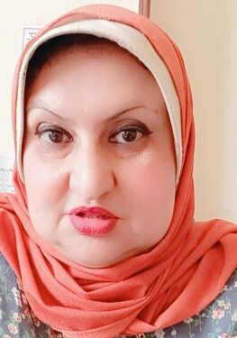 رؤية وما بين السطور ....  يختلف البشر عن بعضهم البعض باختلاف طباعهم، هناك من لا يستطيع أن يعيش إلا تابعا لا يملك رؤية ولا يستطيع أن يتخذ قرار، وهناك من لا يستطيع