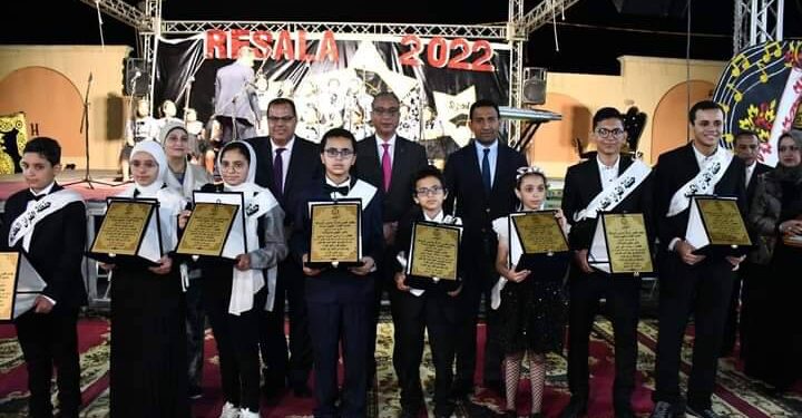 محافظ الفيوم يكرم المتفوقين وحفظة القرآن الكريم خلال حفل ختام الأنشطة بمدارس الرسالة