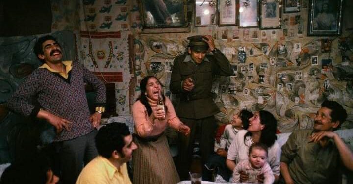 أنا عايش مستني بكرة