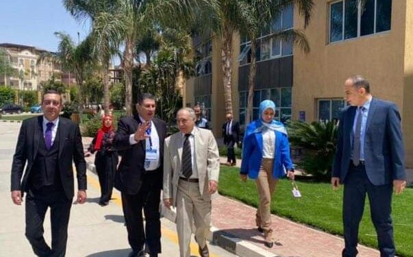 كلية الصيدلة بجامعة بدر فى القاهرة تستقبل لجنة قطاع التعليم الصيدلى