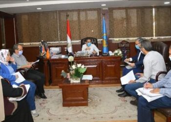 رحمي يناقش مشروعات الخطة الاستثمارية في اجتماعه الأسبوعي