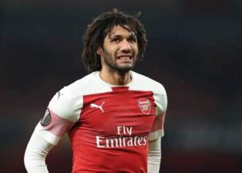 تألق النني مع ناديه الأرسنال يؤدي إلى تجديد عقده. 