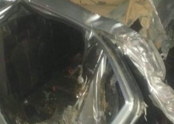 مصرع أربعة أشخاص جميعهم من البحيرة في تصادم سيارتين بطريق الواحات البحرية القاهرة .