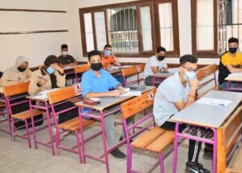 محافظ الغربية يتفقد أداء الطلاب لامتحانات نهاية العام