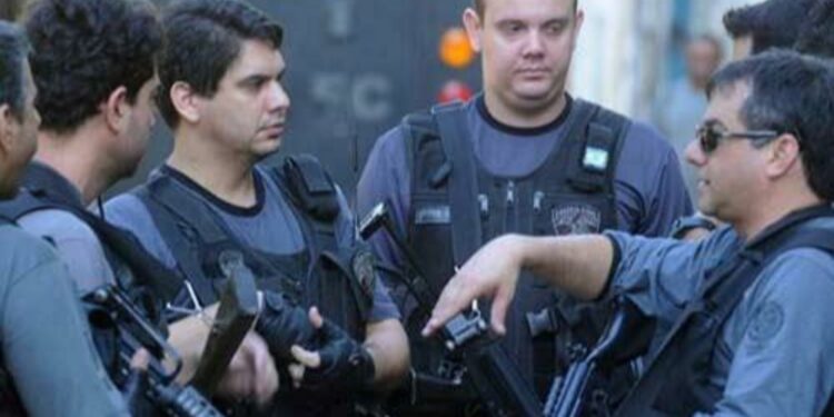 مصرع 4 أشخاص وإصابة 4 آخرين برصاص مسلحين بالبرازيل