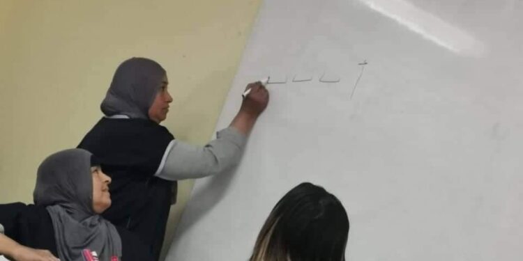 محو أمية العاملات بمدارس طيبة ضمن مبادرة مصر بلا أمية 2030