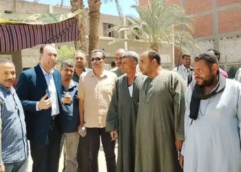رئيس مركز ومدينة أبشواي بالفيوم يتابع توريد القمح بشونة أبشواي