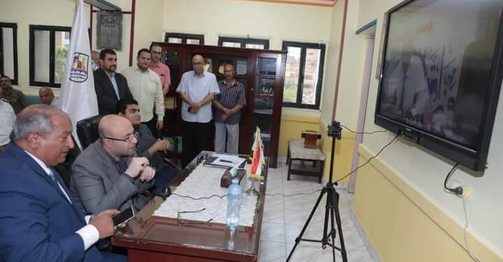 محافظ بني سويف يواصل