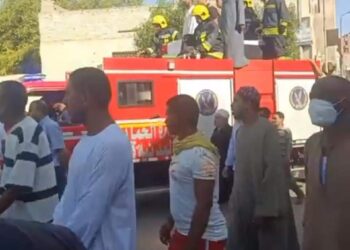 الآلاف يهتفون لشهيد الواجب أمام مسجد عبد الرحيم القناوي بقنا