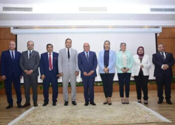 محافظ بورسعيد يستعرض إنجازات الدولة على أرض بورسعيد في مجال الشباب والرياضة. 