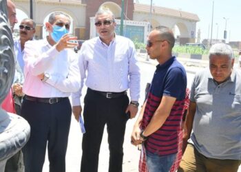 محافظ الغربية يتفقد مشاريع التطوير والرصف بطنطا والمحلة الكبرى