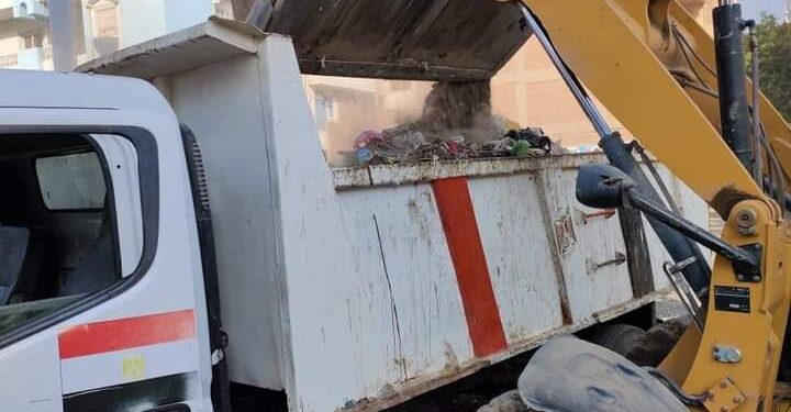 أعمال نظافة مكثفة في مركزي طنطا والمحلة الكبرى