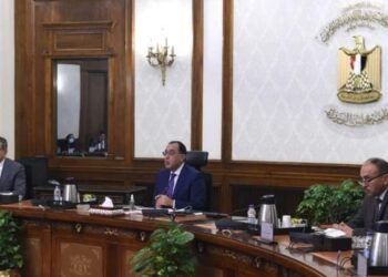 رئيس الوزراء يستعرض مسودة استراتيجية النهوض بالسياحة المصرية