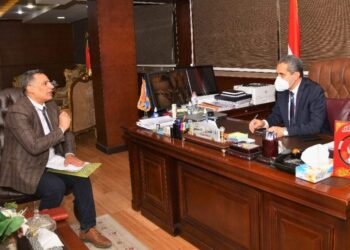 محافظ الغربية يستقبل نقيب الصيادلة ويناقش مقترحات النقابة