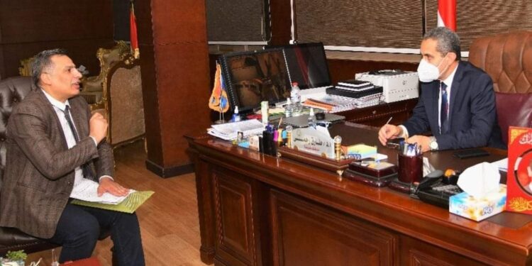 محافظ الغربية يستقبل نقيب الصيادلة ويناقش مقترحات النقابة