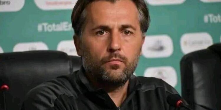 طلبات كيروش التعجيزية تدفع الأتحاد المصري للتعاقد مع باتريس بوميل