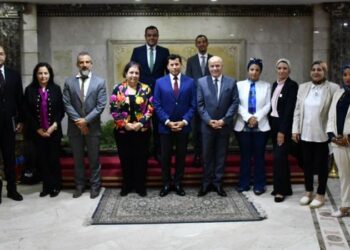 " أشرف صبحي" يبحث مع