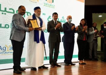 وزير الشباب يعلن عن