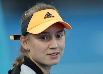 ايلينا ريباكينا تهزم التونسية انس جابر وتفوز ببطولة ويمبلدون للتنس