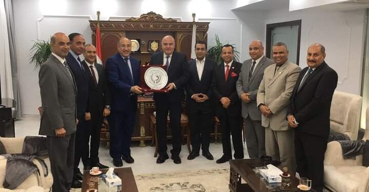 نقيب الرياضيين بضيافة محافظ قنا