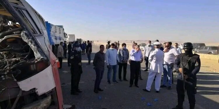 وفاة 22 شخصاً وإصابة 30 آخرين فى حادث مروع علي طريق المنيا.
