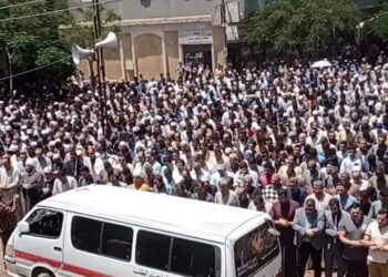 لحظة وصول جثمان شهيد