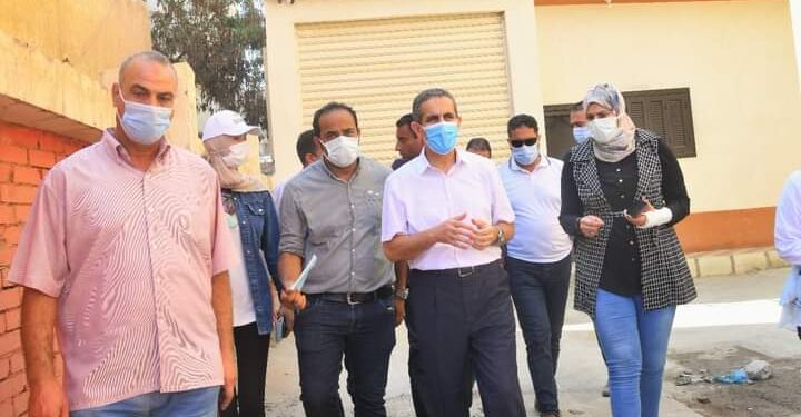 محافظ الغربية يتفقد مشروعات حياة كريمة في ٨ قرى بزفتي