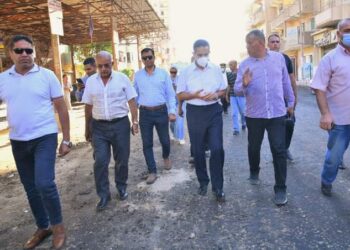 محافظ الغربية يتفقد الرصف في شوارع كفر الزيات