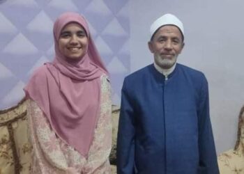 “الأول على الجمهورية علمي مجموع ٦٤٩ درجة معهد فتيات فؤاد خميس النموذجى الثانوي. إدارة العاشر من رمضان التعليمية.”