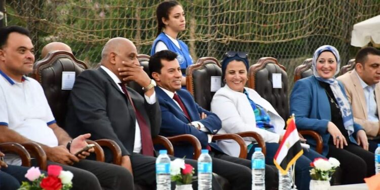 الدكتور أشرف صبحى يشهد افتتاح