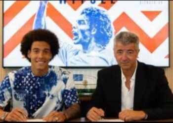 اتليتكو مدريد الإسباني يعلن تعاقده مع اللاعب البلجيكي أكسيل فيتسيل