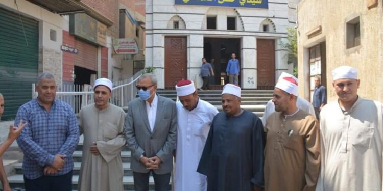 محافظ القليوبية يتفقد المساجد