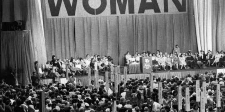 عنايه فائقه بالمؤتمرات النسائيه