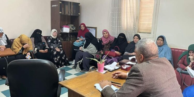 مدير صحة ابشواى يجتمع برؤساء التمريض بالوحدات