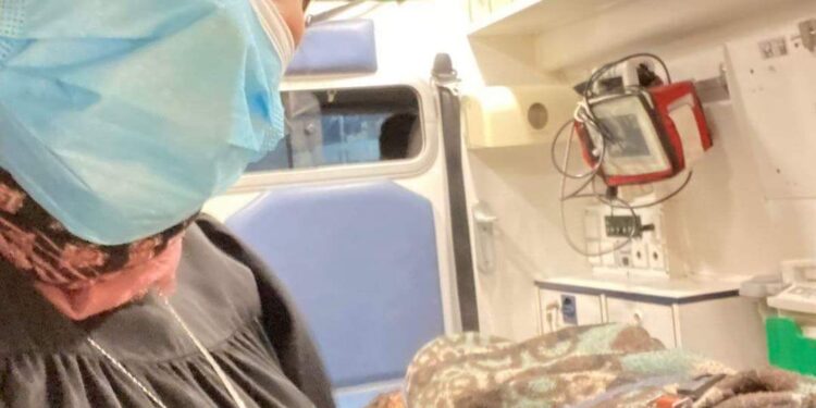 المذيعة سمر نديم تستغيث لإنقاذ رجل الشارع