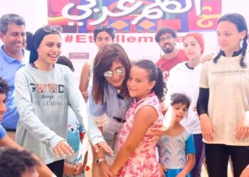 نبيلة مكرم مشاركة أبناء شهداء القوات المسلحة وسام وتكريم للمعسكر والمشاركين فيه