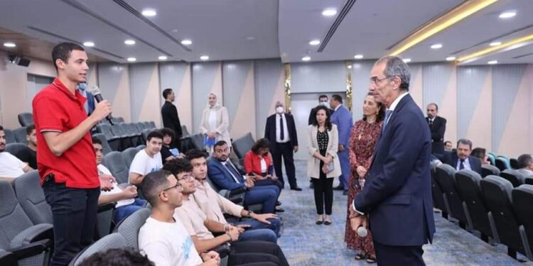 بحضور وزير الاتصالات مصر للمعلوماتية توقع بروتوكول تعاون مع “المصرية للاتصالات” لتمويل 16 منحة كاملة