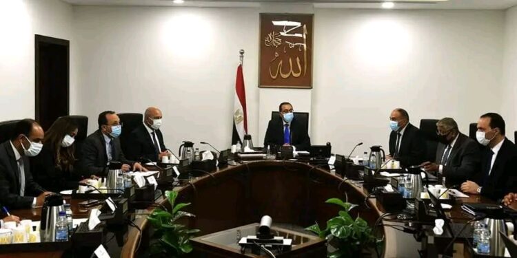 مدبولي يُتابع إجراءات زيادة التعاون البحري بين مصر وتونس والجزائر