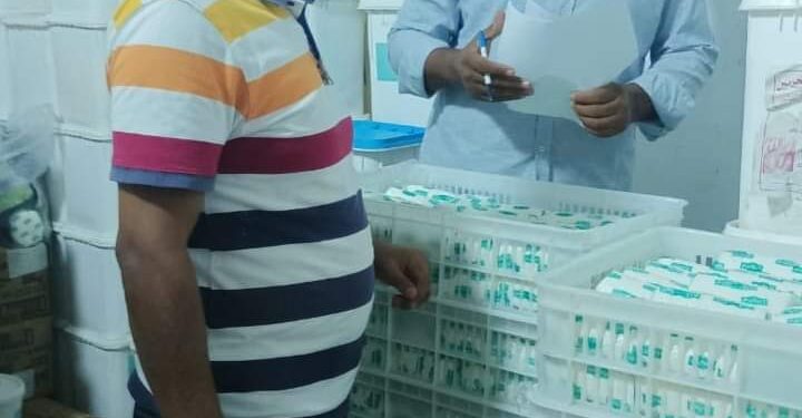 تموين العامرية تضبط مصنع جبن و اخر للأدوات الكهربائية لحيازة خامات و سلع مجهولة المصدر