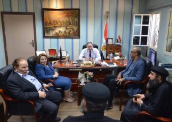 د. صديق عفيفى يزور مصابى حريق كنيسة ابو سيفين  ويطمئن على حالاتهم