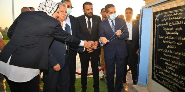 محافظ الغربية يفتتح أول منطقة لوحدات الطعام المتنقلة بكورنيش القاصد